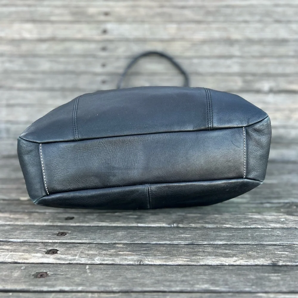 Coach Large Hampton Laguna Black Tote in great condition 16x14 - Picture 7 of 7